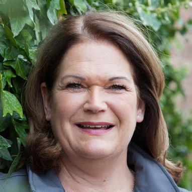 Louise Taylor 