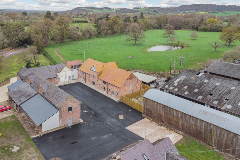 Darcys Barns Overview