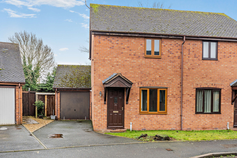 4 Kenfields Close